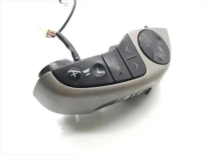 Toyota Prius (XW20) (2003 - 2009) F70CV142 Кнопки на рулевом колесе — фото 2