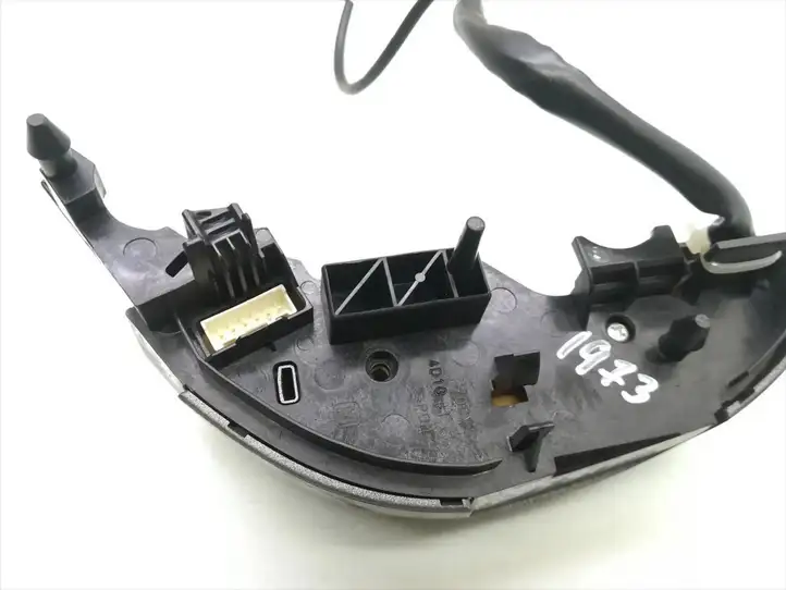 Toyota Prius (XW20) (2003 - 2009) F70CV142 Кнопки на рулевом колесе — фото 4