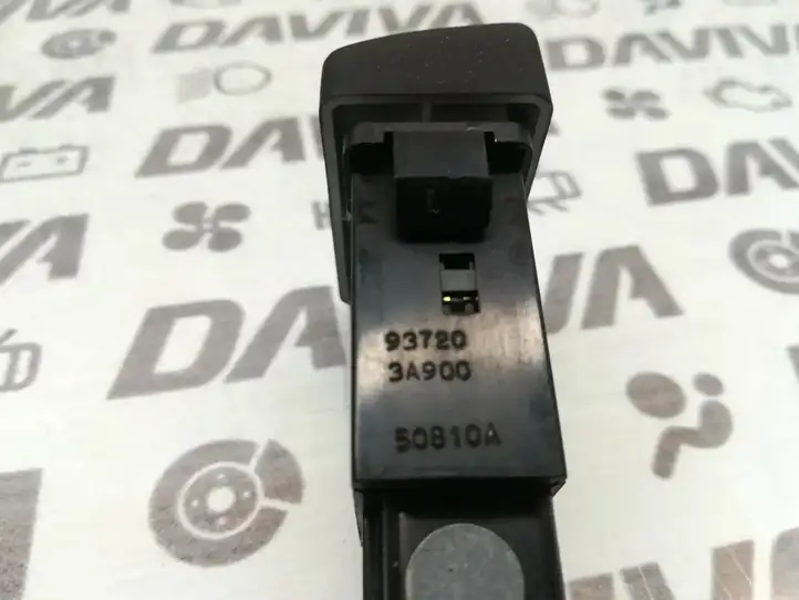 Hyundai Trajet (2004 - 2007) 93720-3A900 Кнопка кондиционера — фото 4