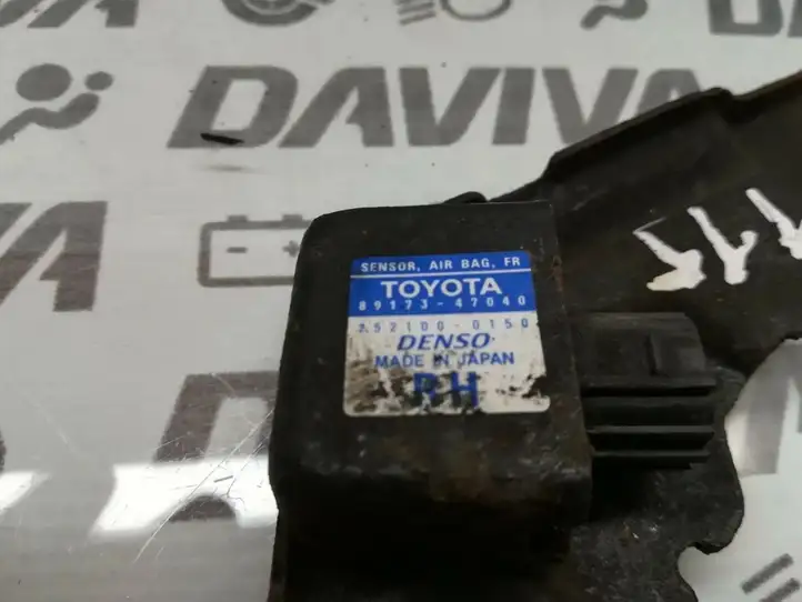 Toyota Prius (NHW20) (2003 - 2009) 89173-47040 Датчик удара SRS — фото 4