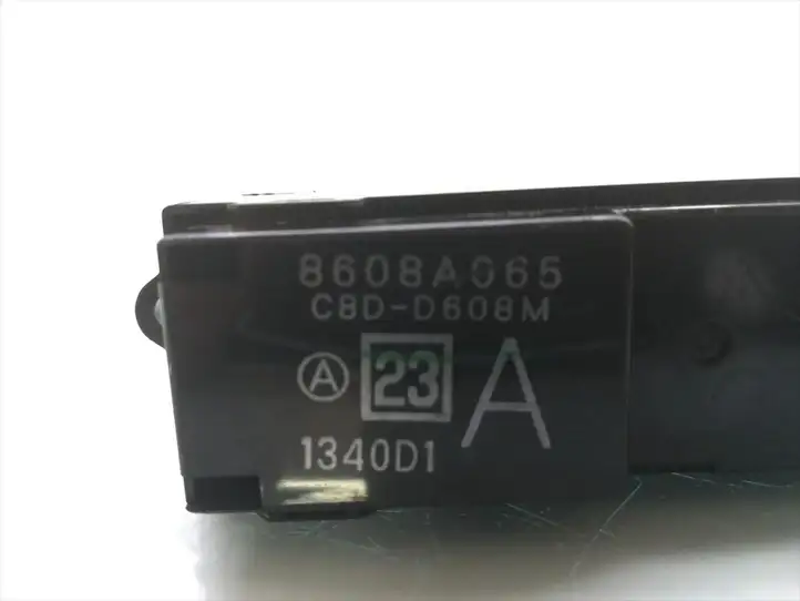 Mitsubishi Lancer VIII (2007 - 2011) 8608A065 Кнопка стеклоподъемников — фото 5