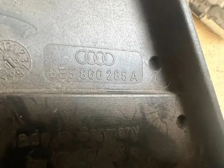 Audi A4 S4 B6 8E 8H (2000 - 2006) 8E5860285 Держатель аварийного знака — фото 2