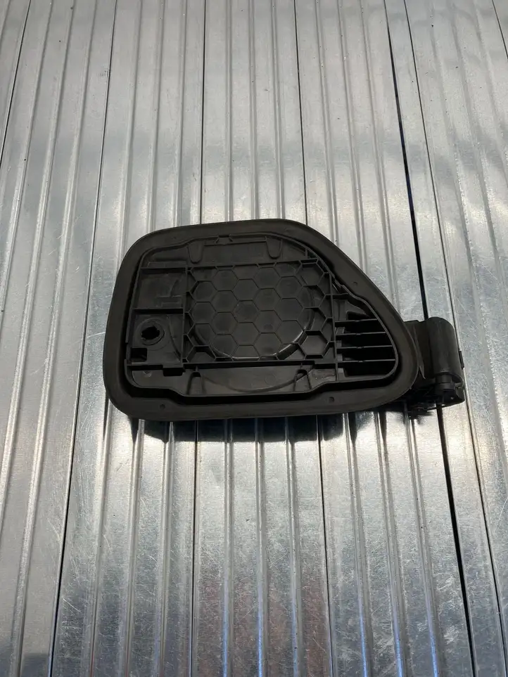 BMW 3 F30 F35 F31 (2012 - 2018) 7368306 Крышка зарядного разъема — фото 3