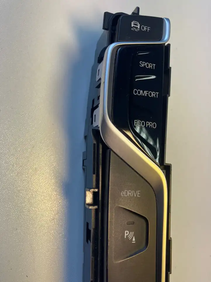 BMW 5 G30 G31 (2016 - ) 6843919 Кнопка ESP — фото 3