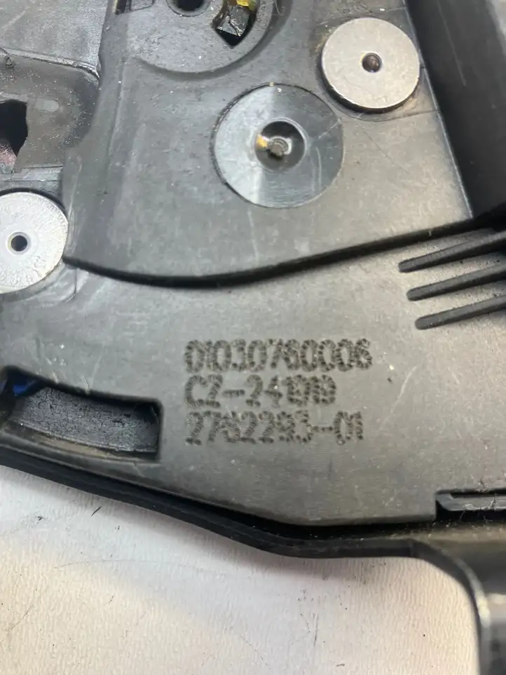 BMW X5 G05 (2018 - ) 01030758242 Замок крышки багажника — фото 2
