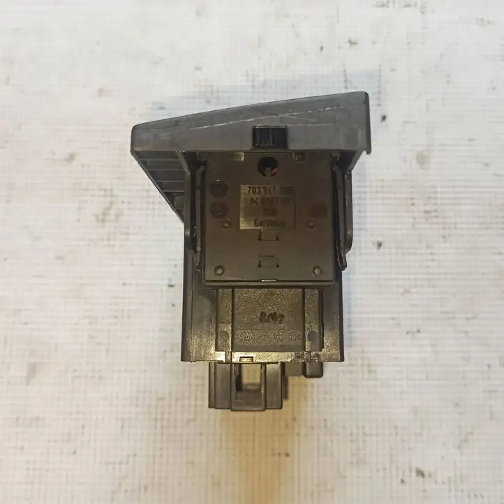 Volkswagen Transporter - Caravelle T4 (1990 - 2003) 701941532H Включатель фонарей — фото 4