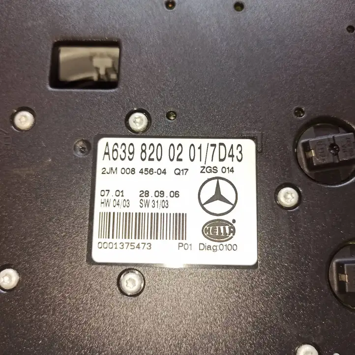 Mercedes-Benz Vito Viano W639 (2003 - 2010) A6398200201 Автомобильный фонарик — фото 4