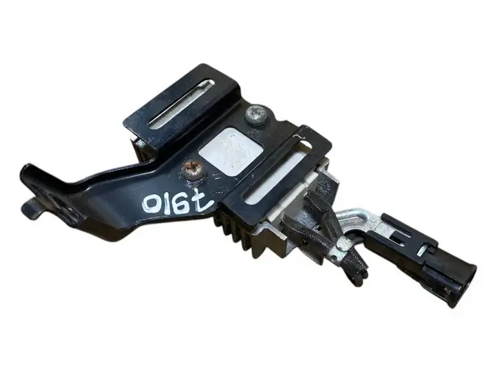 Lexus RX 330 - 350 - 400H (2008 - 2012) 2308031130 Реле насоса горючего — фото 6
