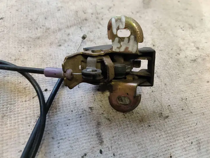 Renault Master II (2004 - 2010) 7700353757 Петля замка багажной двери — фото 4