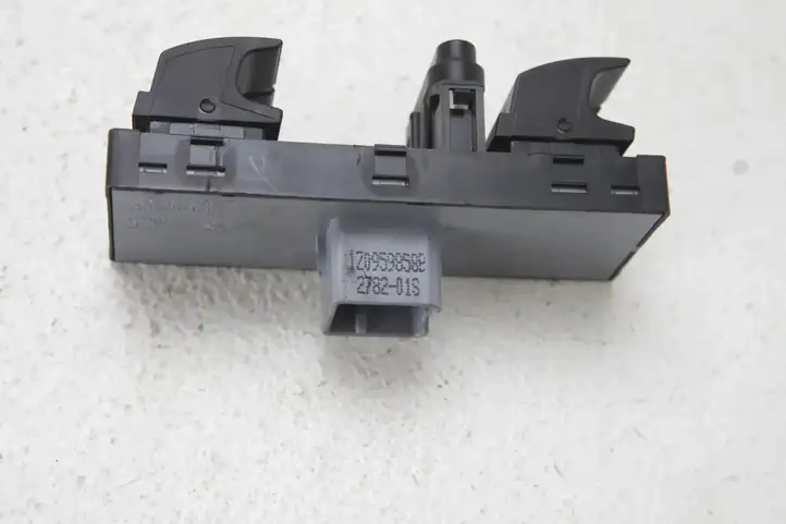 Skoda Octavia Mk2 (1Z) (2004 - 2013) 1Z0959858B Блок кнопок стеклоподъемников — фото 6