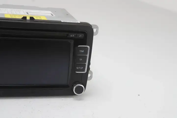 Volkswagen Tiguan (2007 - 2011) 1K0035195AA Магнитола / мультимедийная система — фото 4