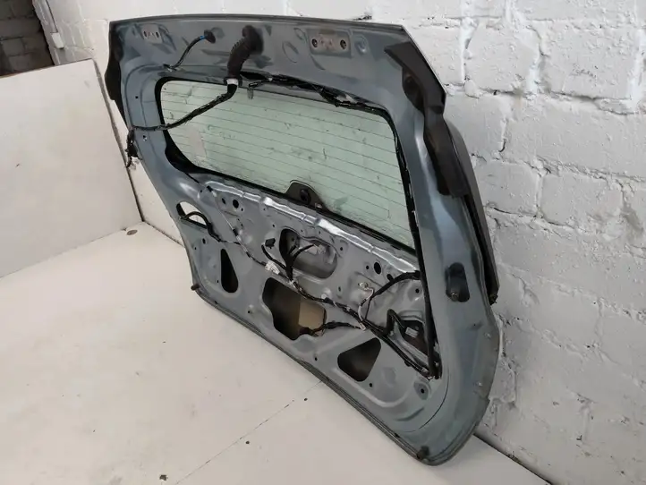 Toyota Auris E180 (2012 - 2018) Крышка багажника — фото 9