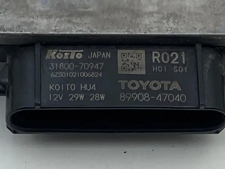 Toyota Prius Prime (2017 - ) 8990847040 Блок управления светом — фото 4