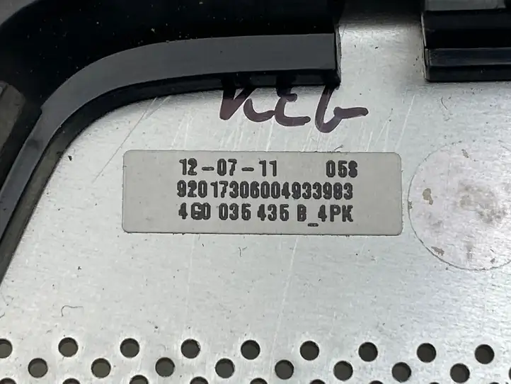 Audi A6 C7 (2011 - 2014) 4G0035435B Накладка динамика задней двери — фото 2