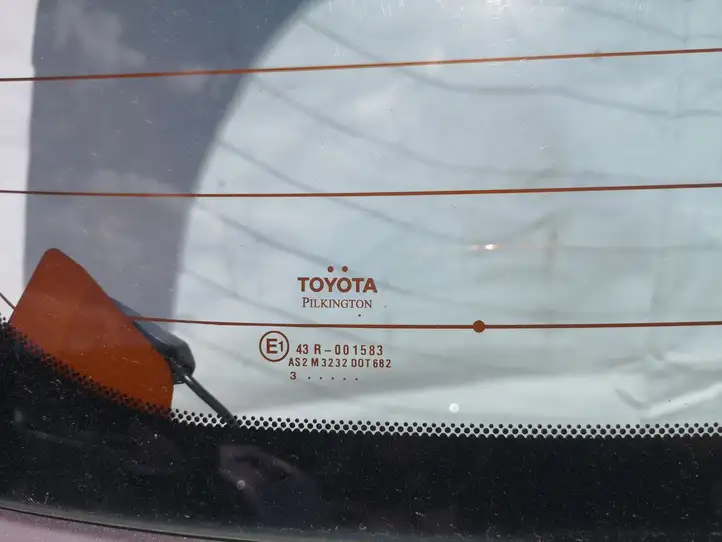 Toyota Yaris (1999 - 2003) 43R001583 Крышка багажника — фото 2