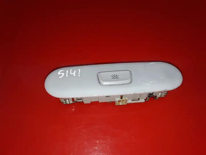 Audi A5 8T 8F (2007 - 2011) 8T0947111 Включатель освещения интерьера — фото 1