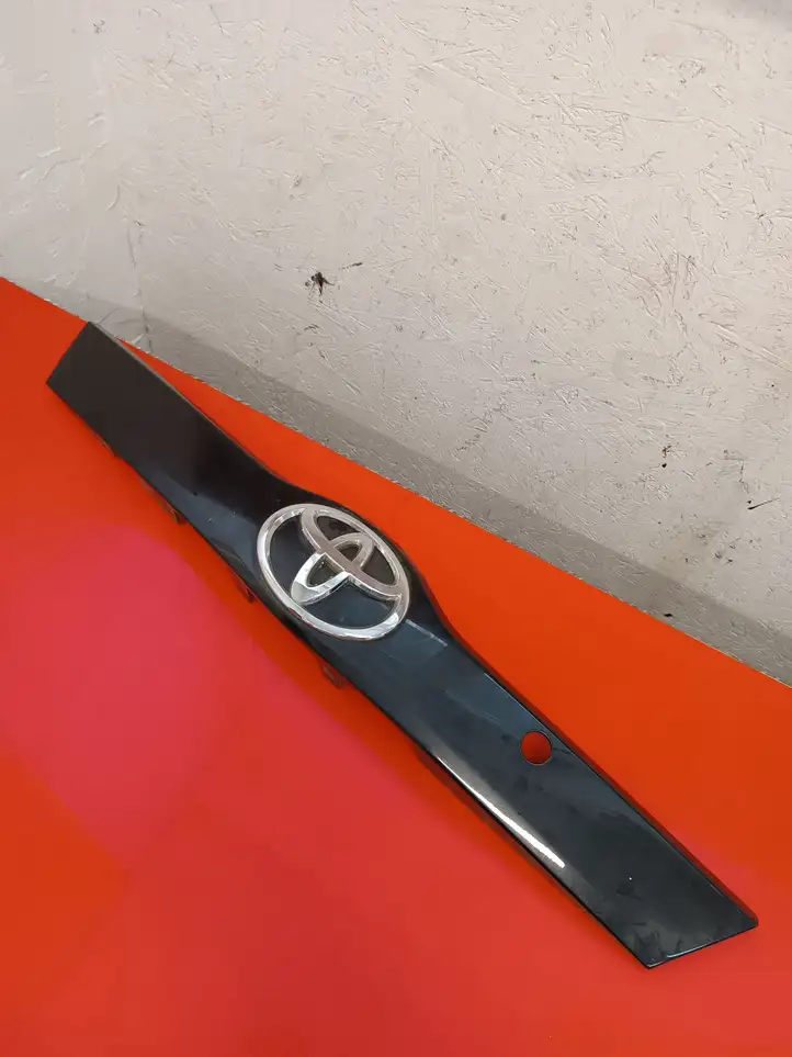 Toyota Verso (2009 - 2012) 7680152200 Подсветка номера — фото 1