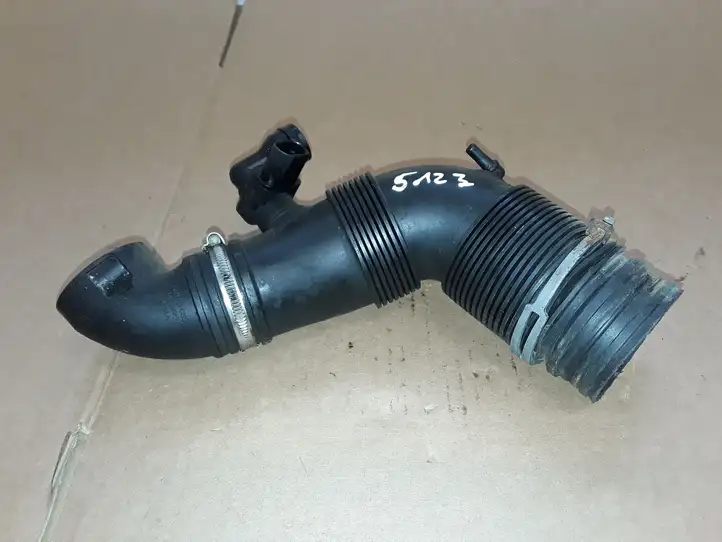 Volkswagen Polo V 6R (2009 - 2015) 6R0129654D Детали воздухозаборника — фото 1