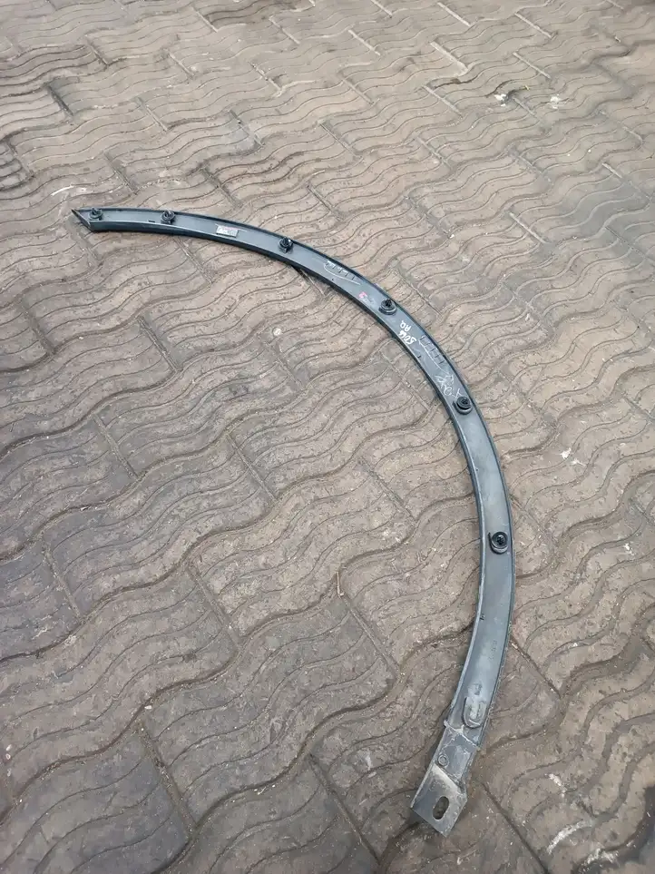 Subaru Tribeca (2007 - 2014) 91112XA00A Накладка колесной арки — фото 1