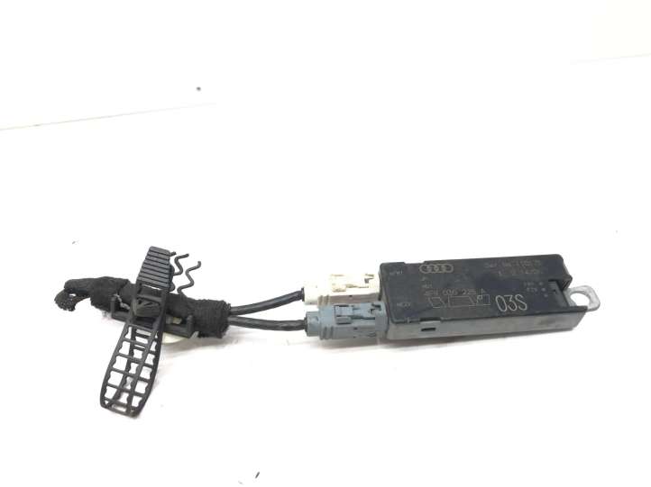 4F9035225A Audi A6 S6 C6 4F Antenos stiprintuvas