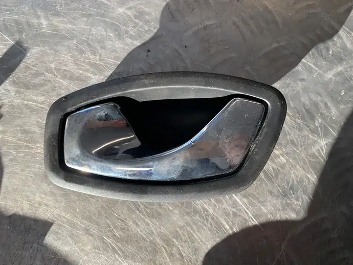 Renault Megane III (2009 - 2016) 8267300001R Внутренняя ручка двери — фото 1