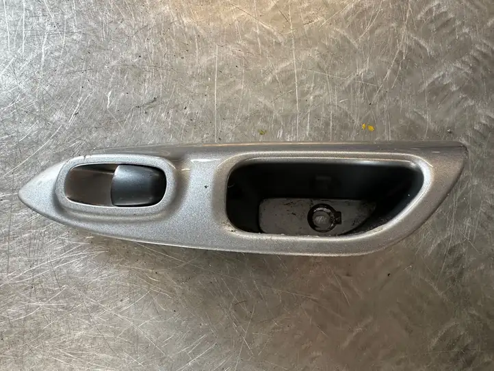 Nissan Juke I F15 (2010 - 2018) Блок кнопок стеклоподъемников — фото 1
