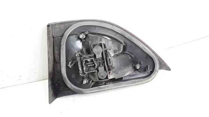 Renault Megane I (1995 - 2002) 7700428052 Задний фонарь в кузове — фото 2