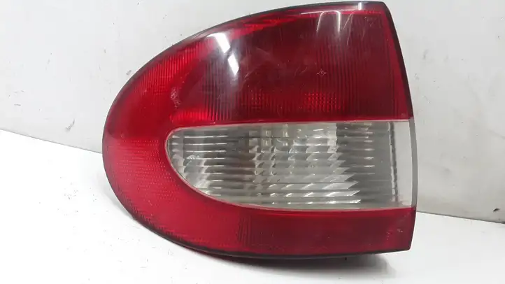 Renault Megane I (1995 - 2002) 7700428058 Задний фонарь в кузове — фото 1