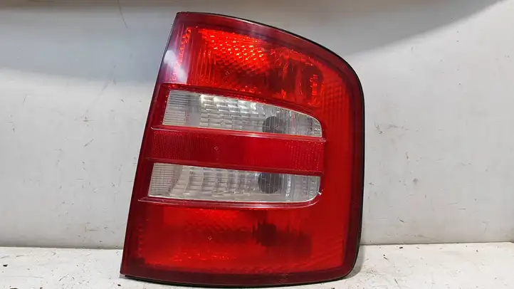 Skoda Fabia Mk1 (6Y) (1999 - 2007) 6Y9945112B Задний фонарь в кузове — фото 1