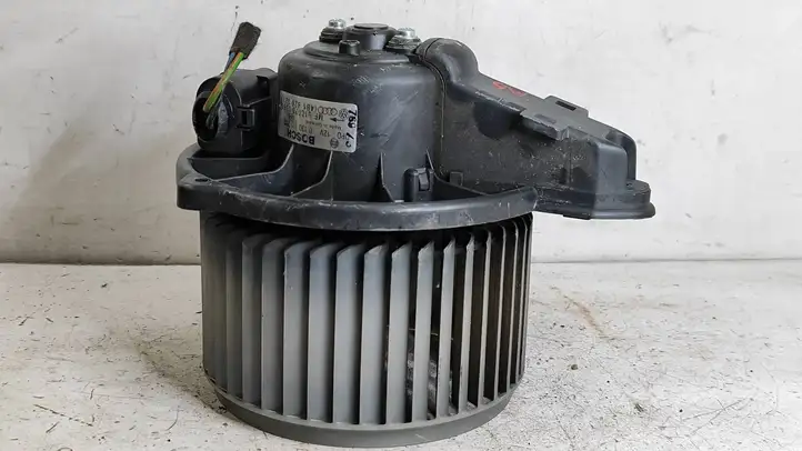 Audi A6 S6 C5 4B (1997 - 2001) 4B1820021 Вентилятор печки — фото 1