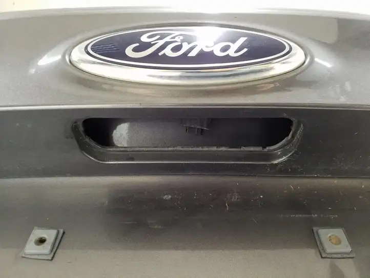 Ford Focus (2011 - 2015) Крышка багажника — фото 4