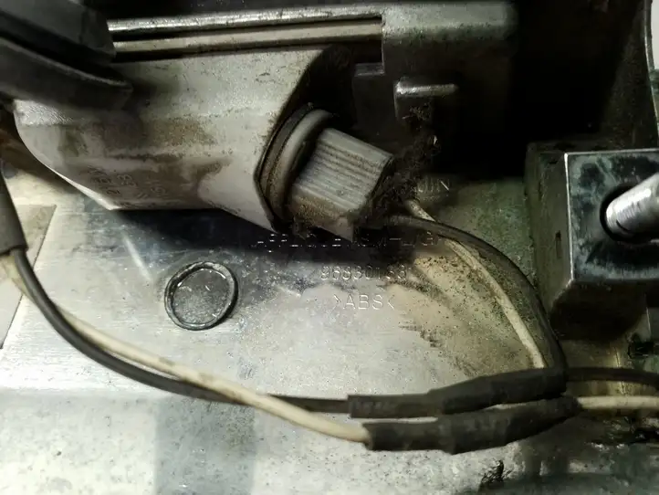 Chevrolet Captiva (2006 - 2011) 96830133 Подсветка номера — фото 2