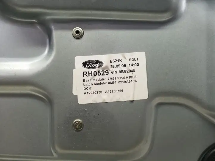 Ford Kuga I (2008 - 2012) Дверь — фото 4