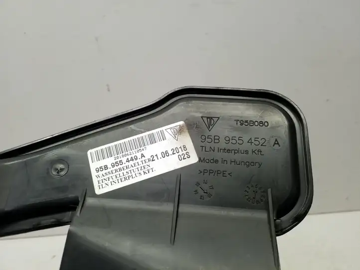 Porsche Macan (95B) (2014 - 2018) 3Q0955455 Горловина бачка омывателя — фото 5
