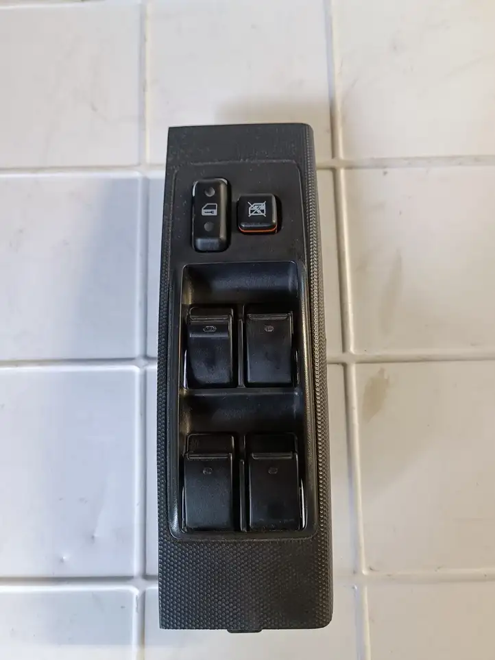 Toyota Corolla Verso AR10 (2004 - 2009) 37073C349C05 Блок кнопок стеклоподъемников — фото 1