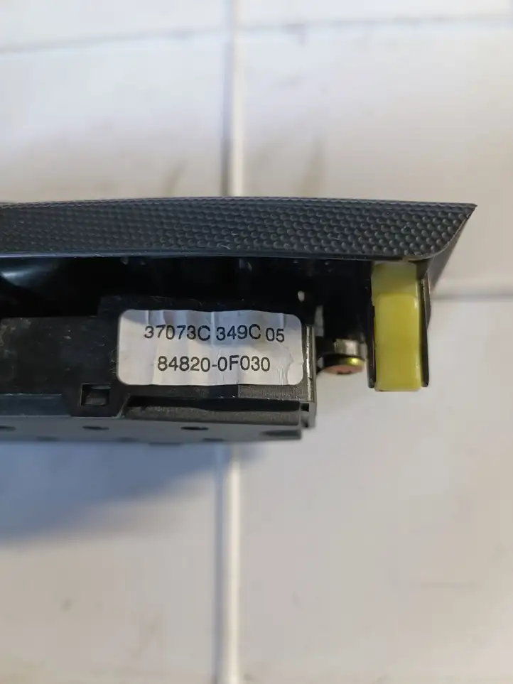 Toyota Corolla Verso AR10 (2004 - 2009) 37073C349C05 Блок кнопок стеклоподъемников — фото 2