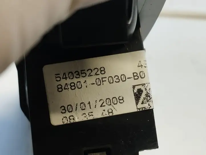 Toyota Corolla Verso AR10 (2004 - 2009) 848010F030 Блок кнопок стеклоподъемников — фото 2