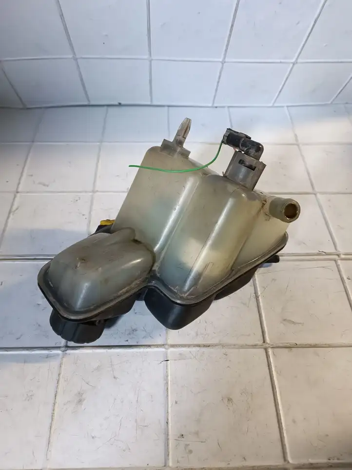 Mercedes-Benz Vaneo W414 (2001 - 2005) 1685000249 Расширительный бачок — фото 2