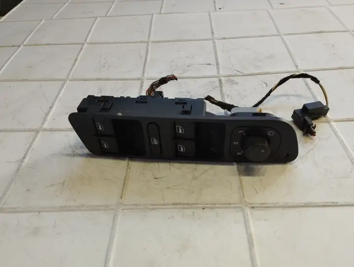 Volkswagen Tiguan (2007 - 2011) 1K4959857B Блок кнопок стеклоподъемников — фото 2