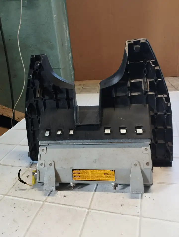 Toyota Corolla Verso AR10 (2004 - 2009) 739970F010 Коленная подушка безопасности — фото 5