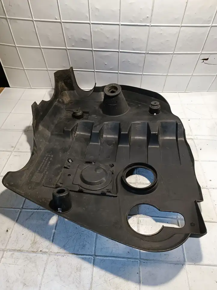 Audi A4 S4 B6 8E 8H (2000 - 2006) 038103925 Крышка двигателя декоративная — фото 2