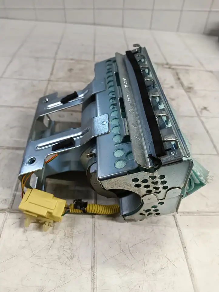 Nissan Almera (2000 - 2006) Подушка безопасности пассажира — фото 3