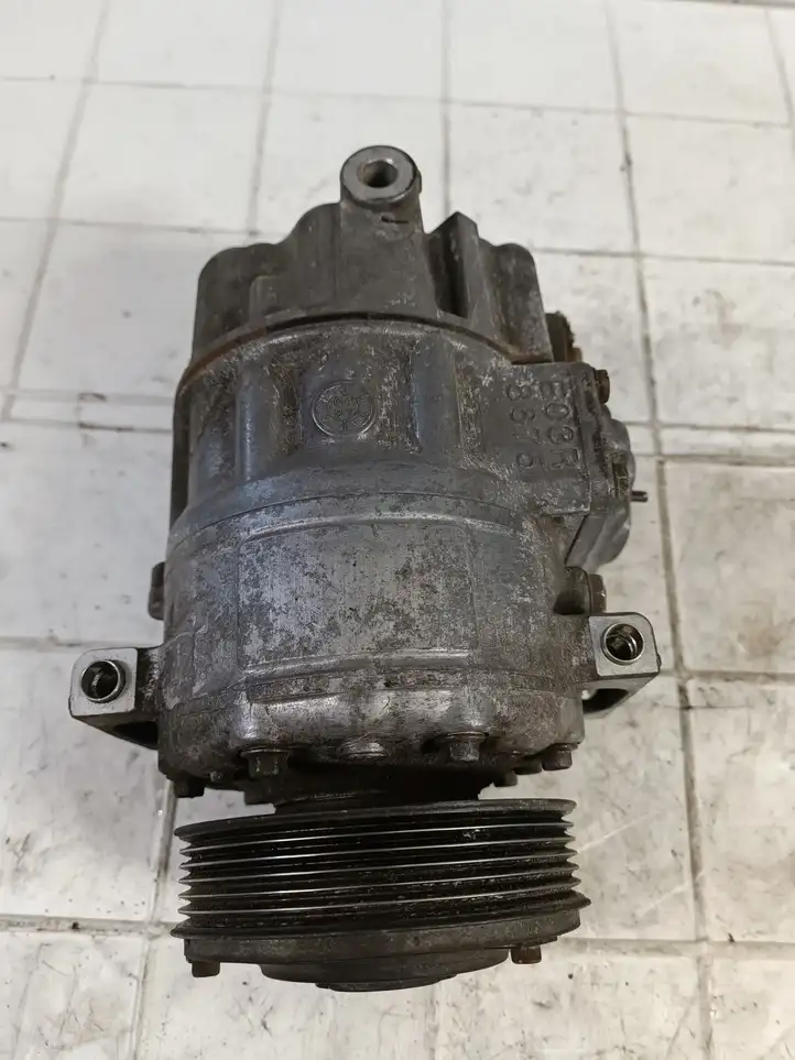 Volkswagen Touran I (2003 - 2010) 1K0820803G Компрессор (насос) кондиционера воздуха — фото 3