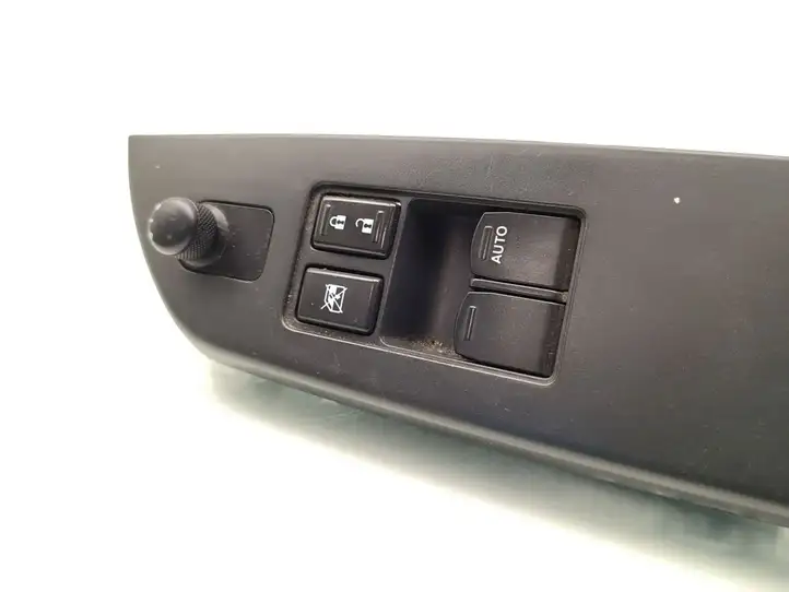 Suzuki Swift (2011 - 2016) 83761-69L00 Кнопка стеклоподъемников — фото 5