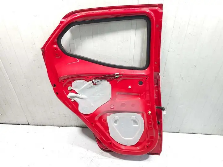 Toyota Aygo AB40 (2014 - 2018) Задняя дверь — фото 6