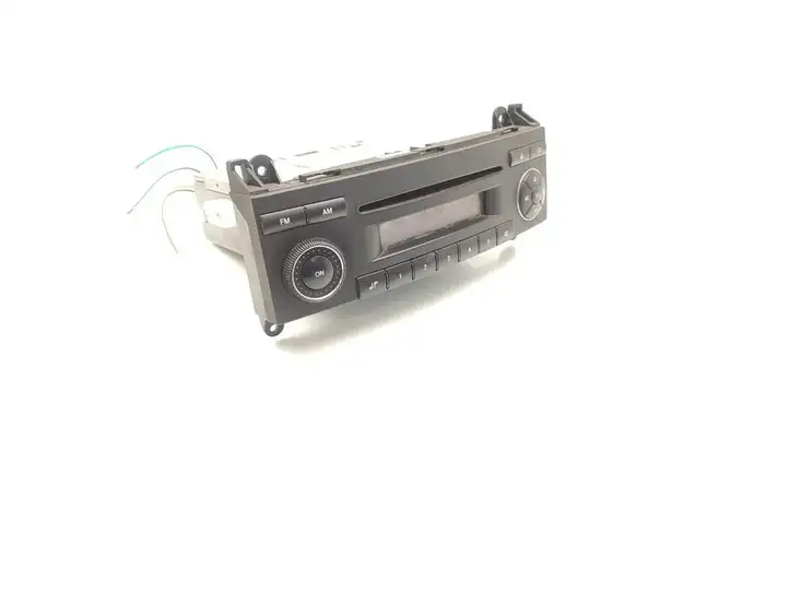 Mercedes-Benz Sprinter W901 W902 W903 W904 (1995 - 2007) A9068200286 Магнитола / мультимедийная система — фото 1