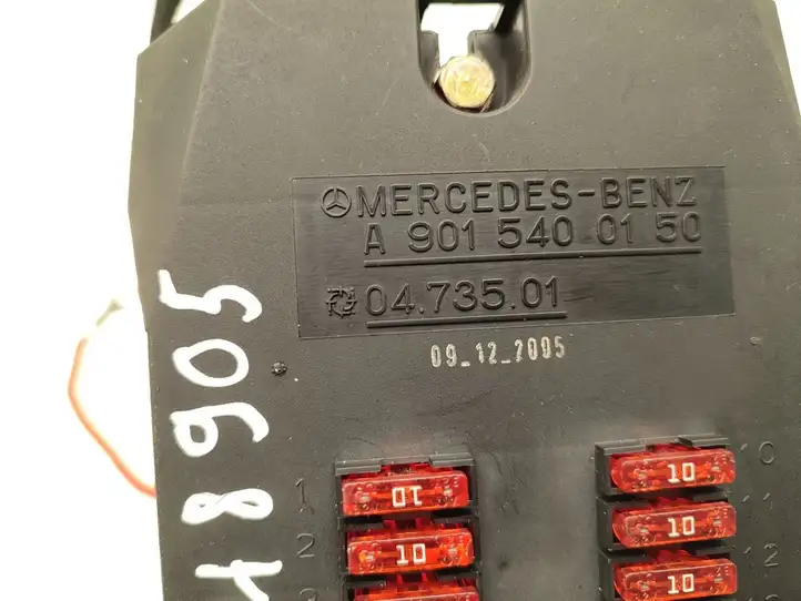 Mercedes-Benz Sprinter W906 (2006 - 2018) A9015400150 Блок предохранителей — фото 6