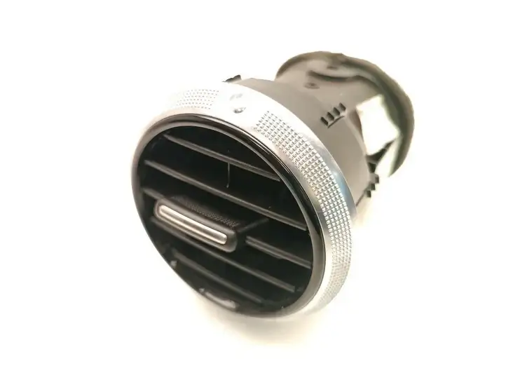 Audi A3/S3 8P (2008 - 2013) 8P0820901F Боковой воздушный дефлектор — фото 1
