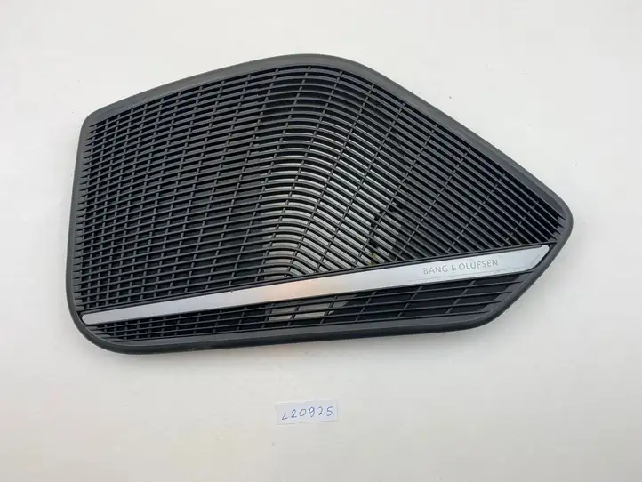 Audi A4 S4 B9 8W (2019 - ) 8W0035144 Накладка динамика передней двери — фото 1