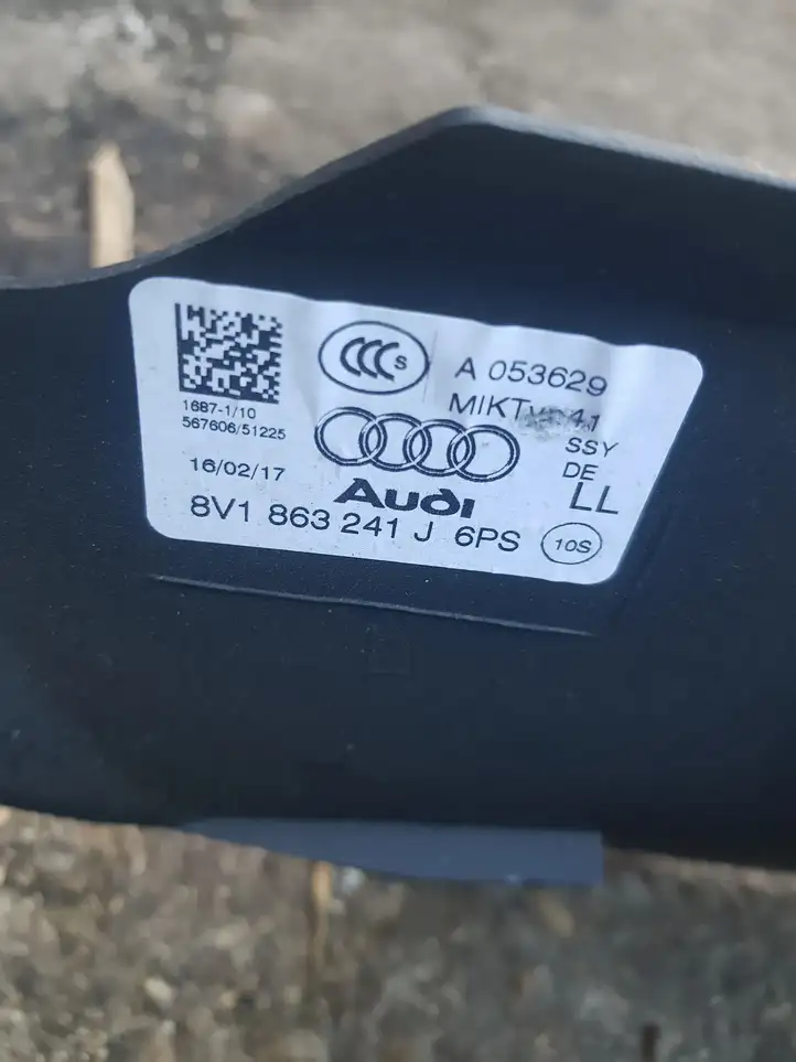 Audi A3/S3 8V (2016 - 2020) 8V1863241J Центральная консоль — фото 5
